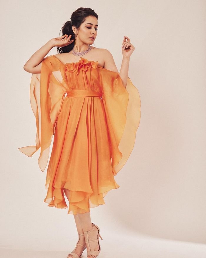 raashii khanna 7